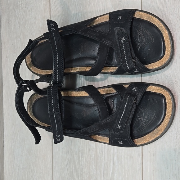 Ecco Women's Hook&loop Leather Strappy Black Sandals Shoes Sz 40/9-9.5 - Picture 3 of 12